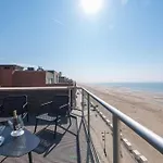 Fraval - Beachfront With Sea Views In Apartmán