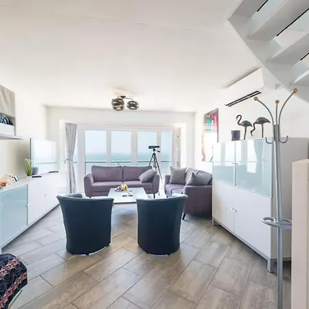 Apartment Fraval - Beachfront With Sea Views In Middelkerke