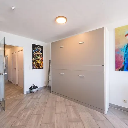 Fraval - Beachfront With Sea Views In Apartmán *